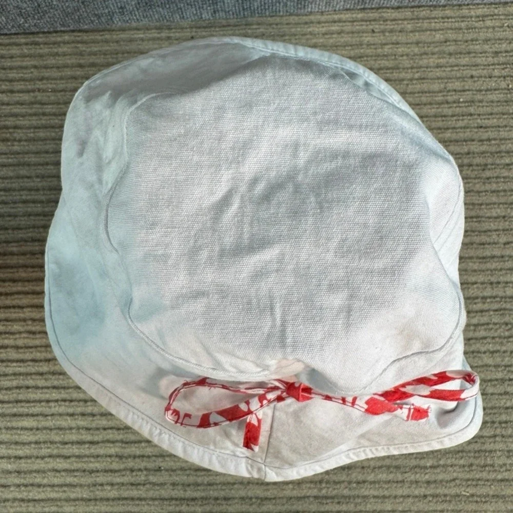 Wallaroo Reversible Bucket Hat White Red Hibiscus Floral Sun Hat Wide Brim